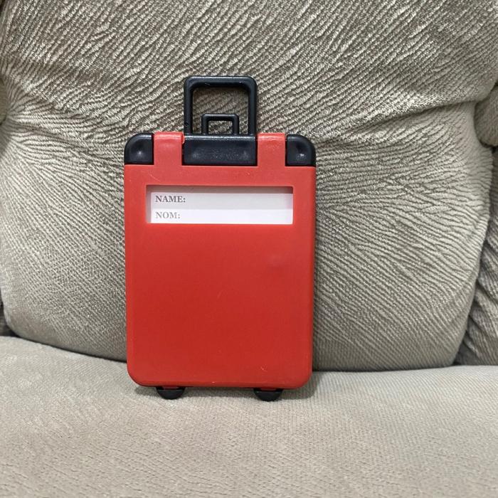 Gambar Luggage Tag Gantungan Koper Tas / Gantungan Nama Tag Tas Koper Travel Luggage Tag Multifungsi Gantungan Nama Coper / Label Gantungan Nama Tag Koper / Name Tag Koper / Label Nama Koper / Travel Luggage Tag Label Koper - Merah dari YS SHOPPING undefined Tokopedia