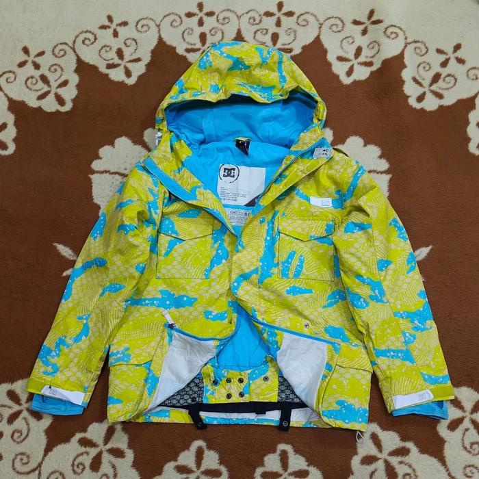 Gambar Jaket Snowboard DC Size L ( P : 67cm x L : 56cm ) dari Top_adv undefined Tokopedia