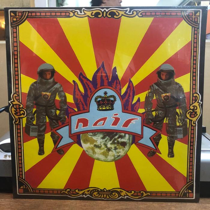 Gambar Vinyl Piringan Hitam Naif 1st Album Piknik 72 NEW SEALED dari Bendabeku Records undefined Tokopedia