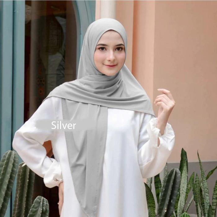 Gambar HIJAB SEGITIGA INSTAN JERSEY PREMIUM / KERUDUNG INSTAN SEGITIGA - Silver dari Asy Syarh Gallery undefined Tokopedia