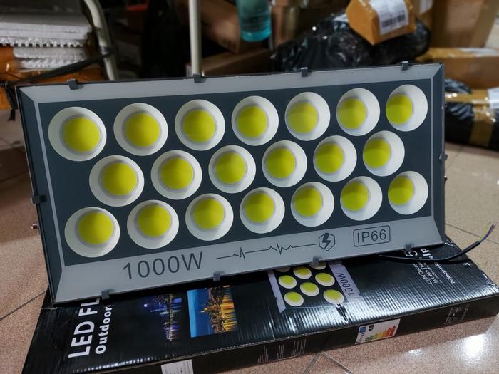 Gambar Lampu Sorot 1000w Lampu Tembak 1000 watt Lampu lapangan 1000 w - 1000W ECO dari Central Lite undefined Tokopedia