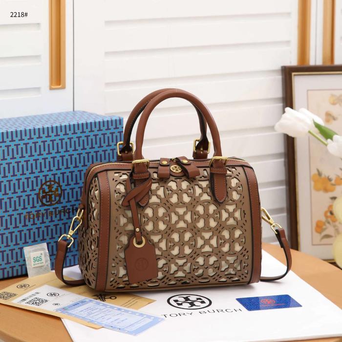 Gambar #2218 Tas slingbag wanita + box - khaki dari &#39;Millenial Store&#39; undefined Tokopedia