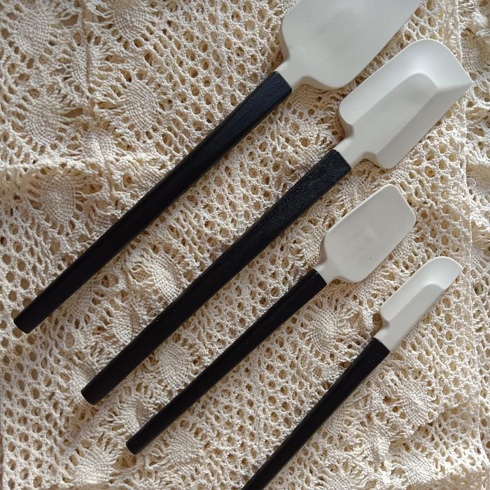 Gambar Pengikis silikon set Silicone scraper set baking high temperatur - set hitam dari Printilanmamak undefined Tokopedia