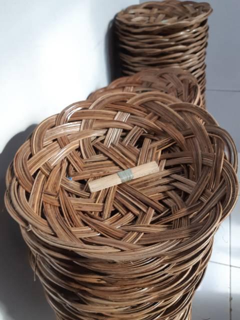 Gambar Piring Rotan Lidi Piring Lidi Piring Anyaman Piring Bambu Piring Tradisional Piring Antik - PR ROTAN ASLI dari PERABOTAN YUNIMART undefined Tokopedia
