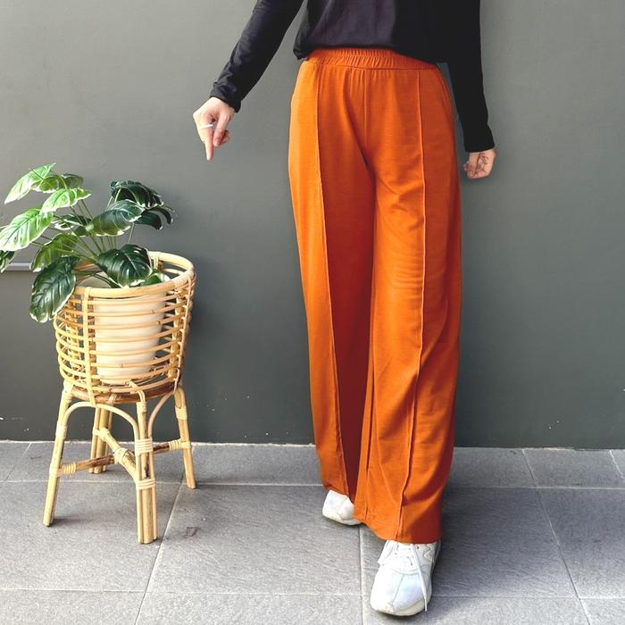 Gambar Lezahrasignature Celana Olahraga Wanita Kulot Soft Babyterry Panjang 102cm Fit XL Highwaist dengan Saku Kiri Kanan untuk Berat Badan 43kg-75kg - Bata dari LEZAHRASIGNATURE Kota Bandung Tokopedia