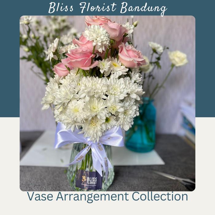 Gambar Vas bunga meja segar / Vas bunga sedap malam lily segar/ eid mubarak - Mix B dari Bliss floristBandung undefined Tokopedia