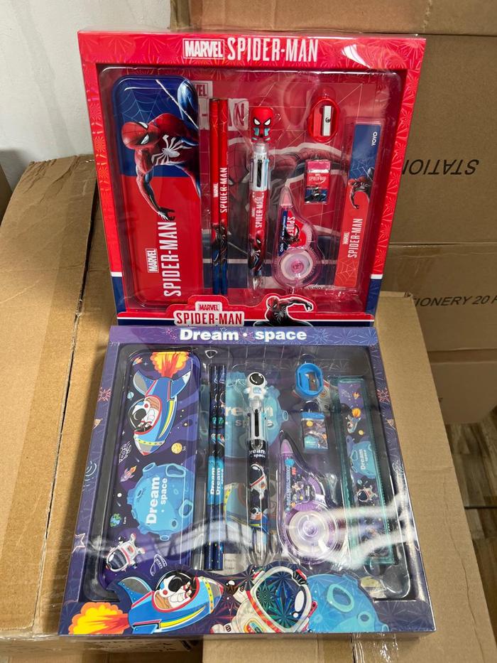 Gambar Kotak Pensil Anak Set 7 in 1 Stationery Hadiah Anak Sekolah KARAKTER COWOK Alat Tulis Set Kotak Pensil - COWOK 8IN1 dari Stevannietoys undefined Tokopedia