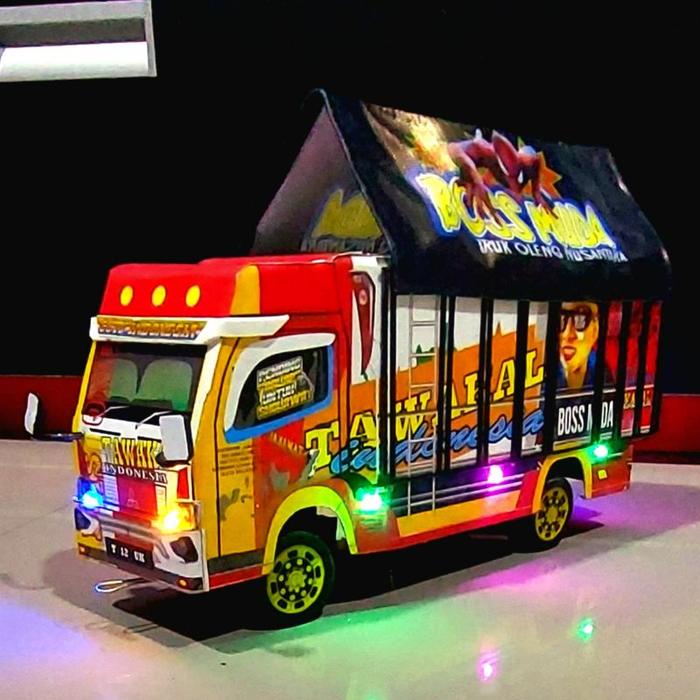 Gambar Mainan Unik Mobil Miniatur Truk Truck Oleng Telolet Basuri Jumbo 45Cm Batrai Cargher - Tawakal Merah, Hanya Lampu dari PLANET'S STORE undefined Tokopedia