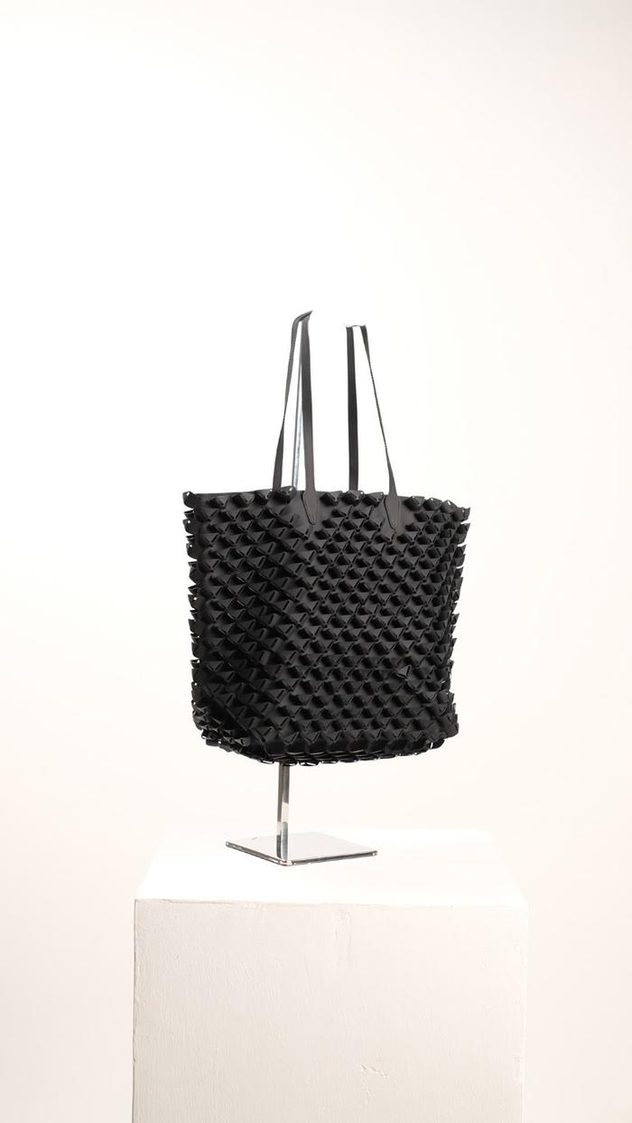 Gambar Byo Glester Tote Bag in Black - Black Matte dari byobags undefined Tokopedia