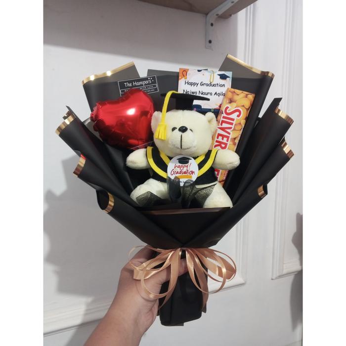 Gambar buket silverqueen , buket boneka coklat wisuda , buket coklat wisuda dari The Hampers Shop_NEW undefined Tokopedia