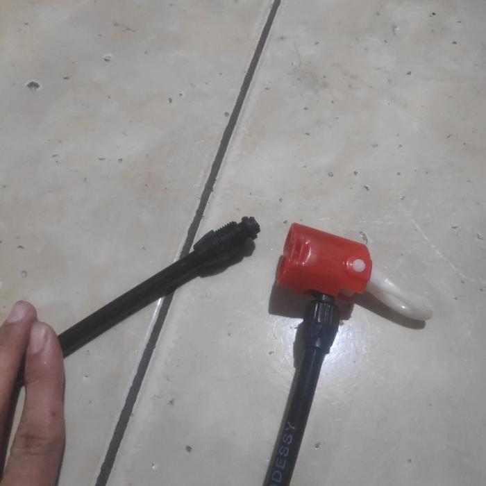 Gambar Selang Pompa Ban Angin Sepeda dan Motor Pentil Dobel Schrader dan Pres - Merah dari valen toserbaa undefined Tokopedia