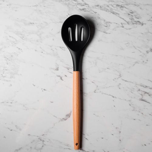 Gambar Bold Black Silicone Scrapper - Slotted Spoon dari Brewsuniq Store undefined Tokopedia