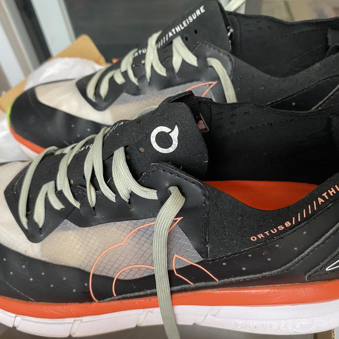 Gambar Sepatu lari running sneakers Ortuseight Reign dari Seven7 Seco2nd undefined Tokopedia