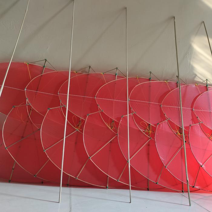 Gambar Layangan Gapangan Siap Terbang ukuran 60cm - Merah dari part Satria Fu Ori undefined Tokopedia