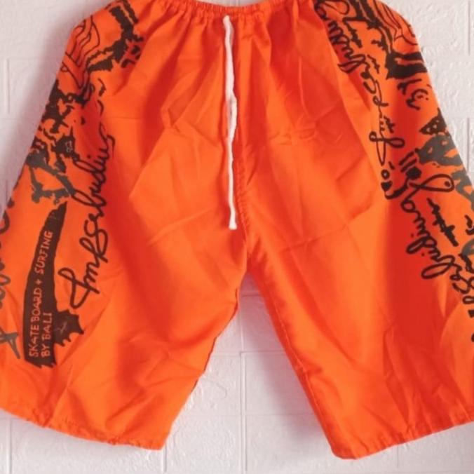Gambar Celana Pendek Surfing Pria selutut - Orange dari SAHABAT-KICAU undefined Tokopedia