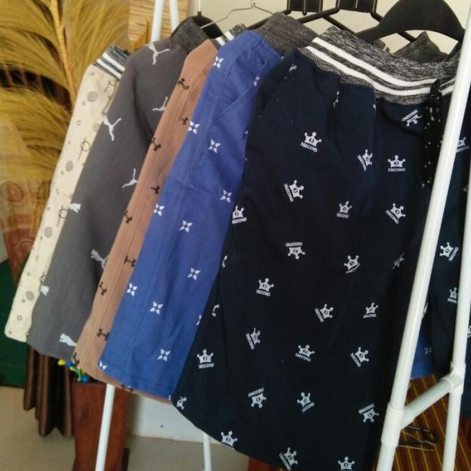Gambar Celana Pendek Pria 100 Dapat 4 pcs Cinos Distro Motif Surfing Murah - Random, XS dari SAHABAT-KICAU undefined Tokopedia