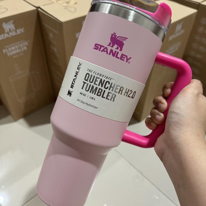 Gambar Tumbler Stanley Flowstate 40 oz - Pink Fuschia dari belidisimisimi undefined Tokopedia
