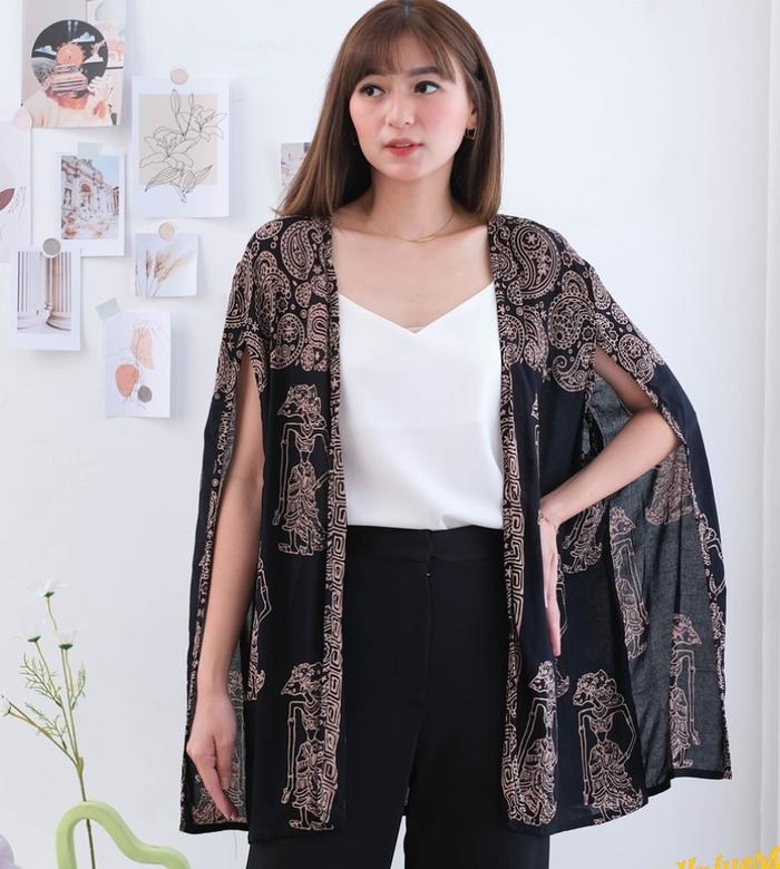Gambar Cape Outer Batik blazer cardigan - Paisley Wayang Sogan Mocca - Sogan Mocca  dari Batik Universalku undefined Tokopedia