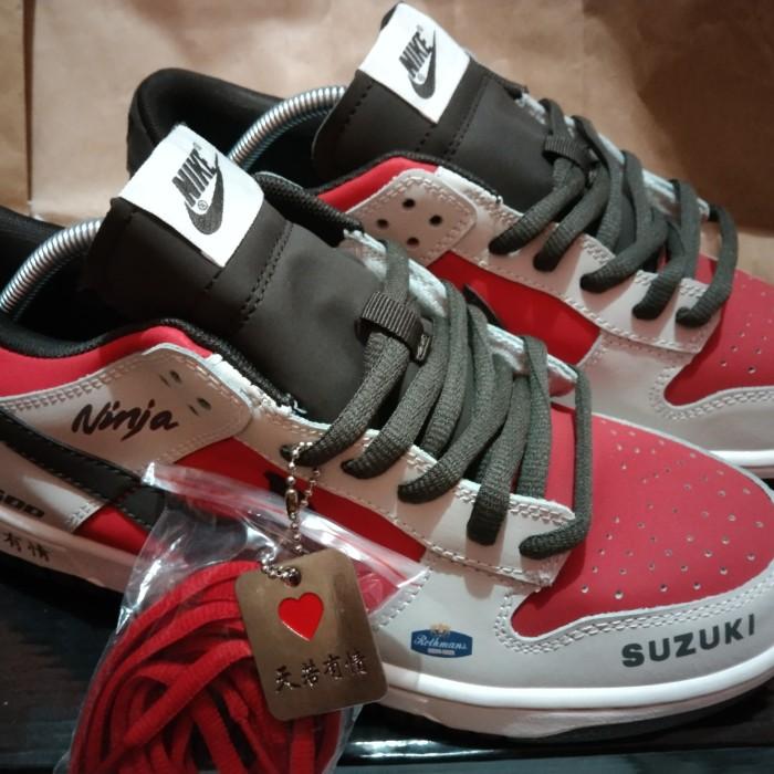 kaws Supreme NIKE SB off-white fragment