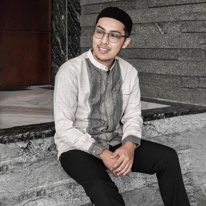 Gambar YVS32- RGB Clothing Company Kemeja Koko Pria Lengan Panjang Salur Abu dan Cream RHMJ 6702313 - Abu, M dari YVincentShop undefined Tokopedia