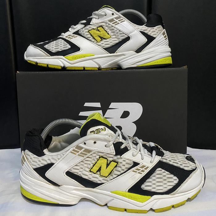 Jual Sepatu RUNNING NEWBALANCE SECOND 754 sz 42,5 Kota Surabaya