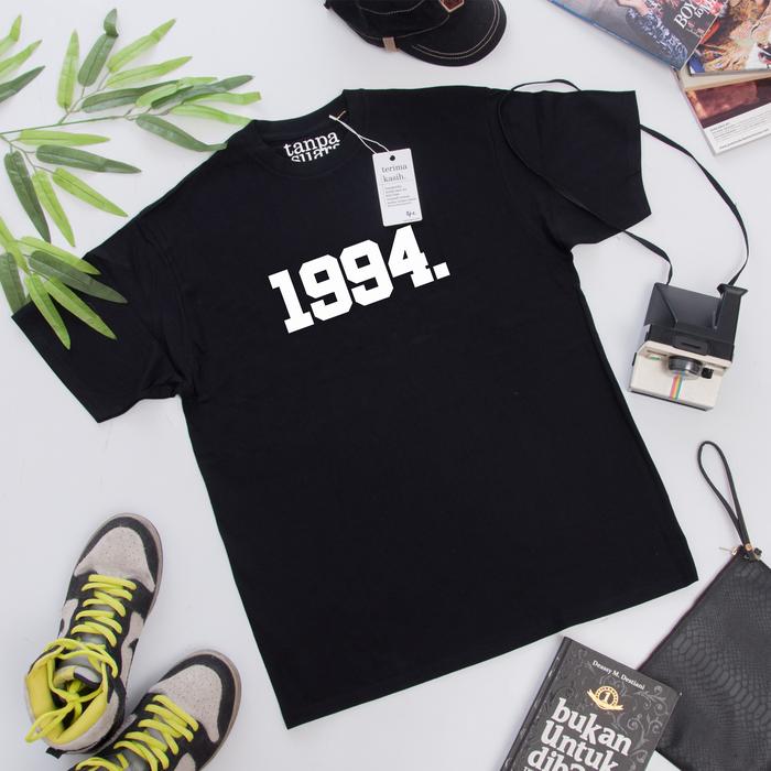 Gambar Kaos Tahun 1994 Tanpasuara - Hitam, S dari tanpasuara Official Shop undefined Tokopedia