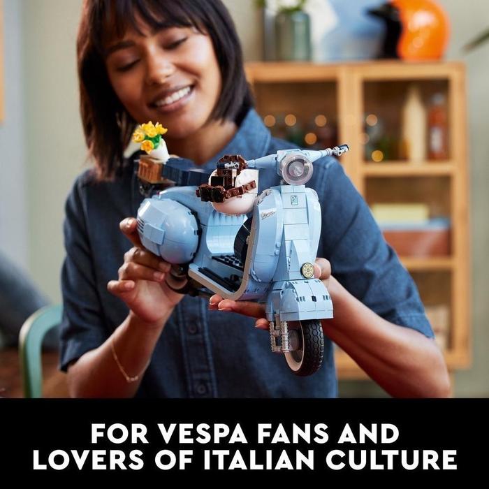 Gambar LEGO Icons 10298 Vespa 125 Building Kit (1,106 Pieces) Mainan Balok dari Waroeng Figuree undefined Tokopedia