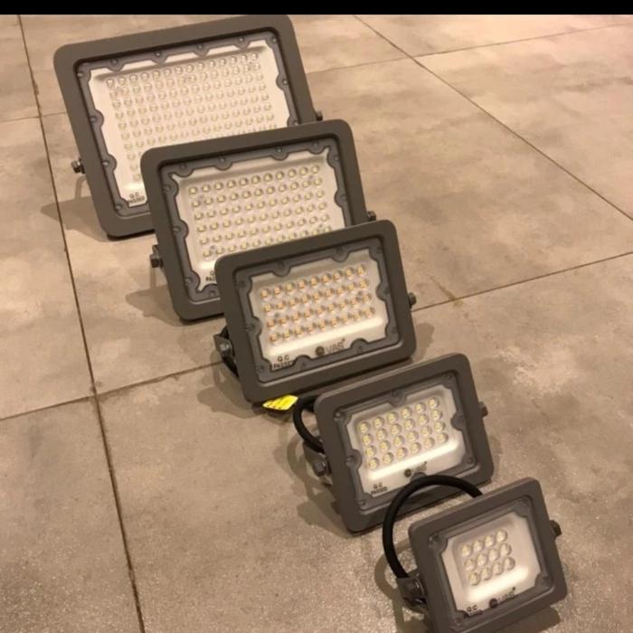 Gambar Lampu sorot led VAS tembak jalan 100w 150w 200w 300w 400w 400 300 200 100 w floodlight crane tambang taman lapangan bola futsal - VAS 400 WATT dari eco led lighting undefined Tokopedia