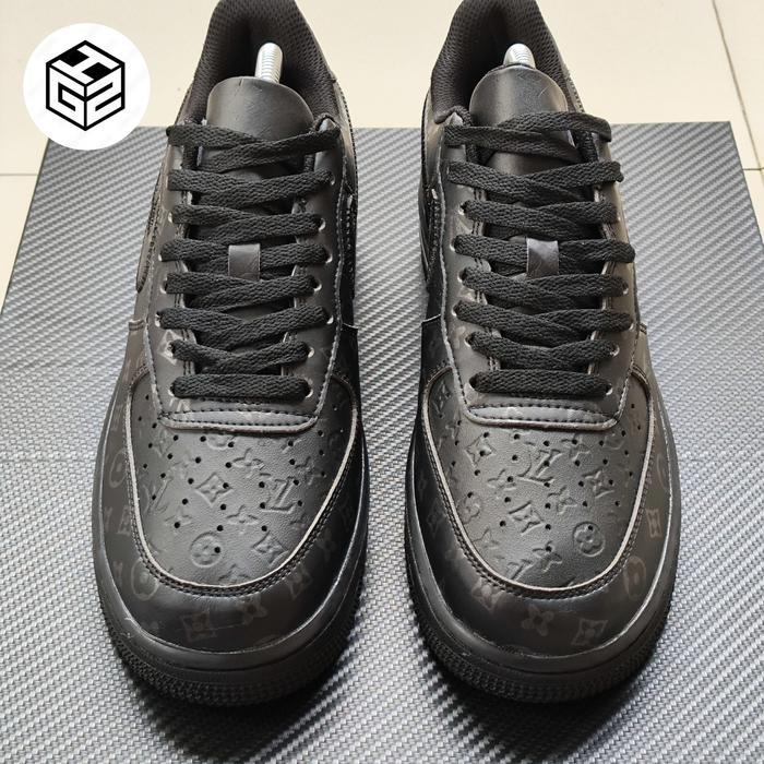 black uptown sneakers