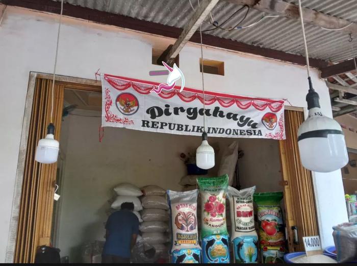 Gambar SUPER JUMBO UMBUL UMBUL MERAH PUTIH BENDERA SPANDUK BANNER DEKORASI DIRGAHAYU HUT RI KEMERDEKAAN SATIN ARAK ARAKAN PESTA PENTAS PANGGUNG DEKORASI CAFE RESTORAN KANTOR RUMAH BACKDROP PINTU - DIRGAHAYU 2m dari VB Luxury undefined Tokopedia