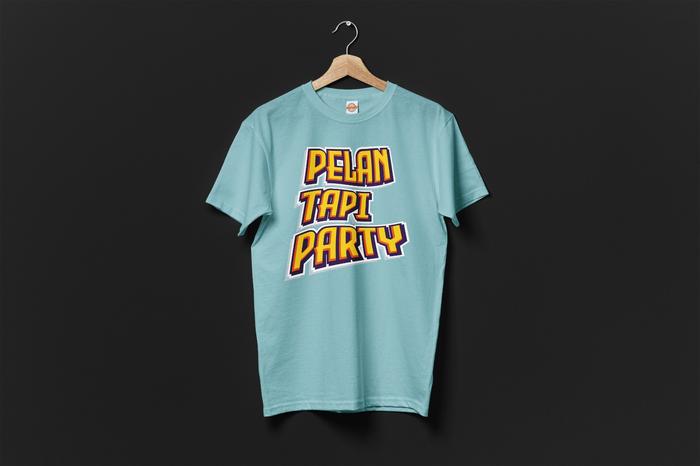 Gambar XAOSAN | PELAN TAPI PARTY | KAOS BERKATA INDONESIA - AQUABLUESKY, M dari XAOSAN undefined Tokopedia