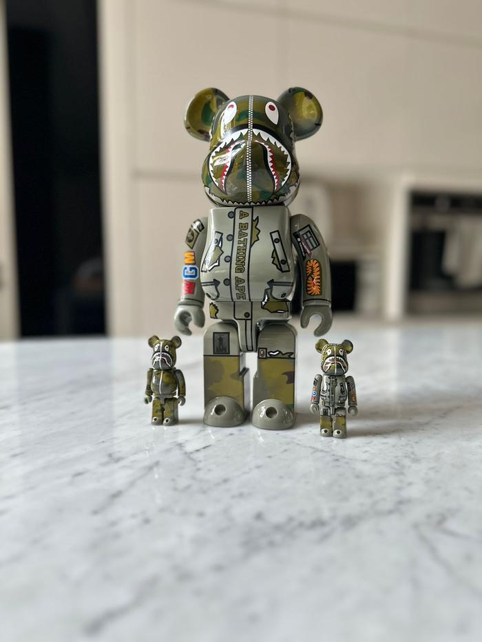 その他 BE@RBRICK BAPE(R) CAMO SHARK 1000% GOLD Bearbrick Bape Alpha Industries 2021 その他 BE@RBRICK BAPE(R