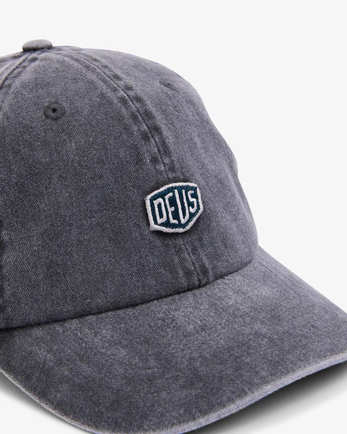 Gambar Deus Ex Machina - Garment Dye Shield Dad Cap - ANTHRACITE, ONE SIZE dari Deus Ex Machina Indonesia undefined Tokopedia