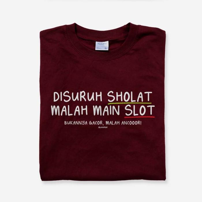 Gambar Aloomni T-shirt Sholat vs Slot - Maroon, L dari Aloomni ID undefined Tokopedia