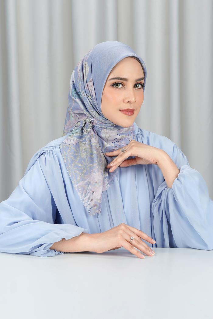 Gambar Buttonscarves - Misool Voile Square - Mandarin Fish dari Buttonscarves undefined Tokopedia