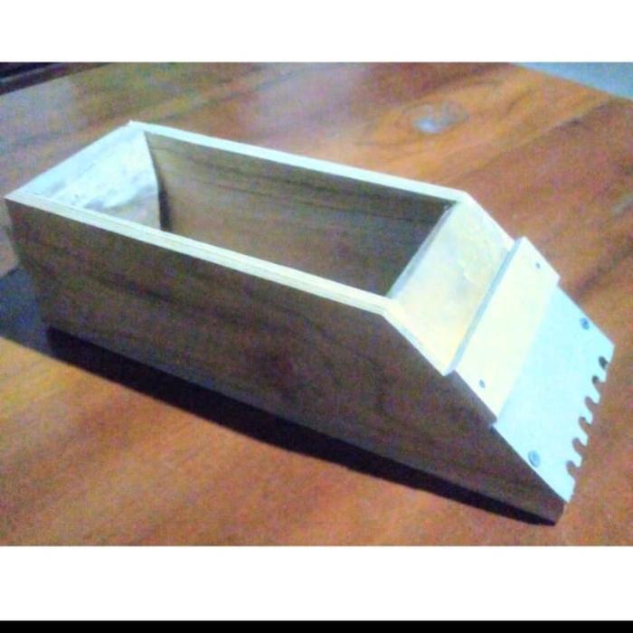 Gambar alat pasang bata ringan(hebel),lebar:7cm,terbuat dari kau jati asli kuat dan kokoh. dari Robiati1 undefined Tokopedia