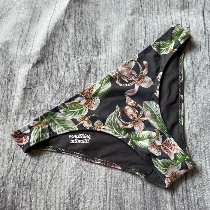 Gambar Populer Forever 21 Cheeky Cutout Strappy Bikini Bottoms One Piece Bikini Bottom Swimwear Renang Cd Forever21 Swimsuit F21 - Grey Tropics, XS / eur 32-34 dari Toko Tariq Alawi undefined Tokopedia