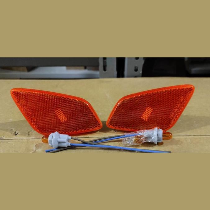 Gambar CS317 Sidemarker jeep wrangle universal with Cables, Sockets and Bulb - Orange dari PT Jagad Multi undefined Tokopedia