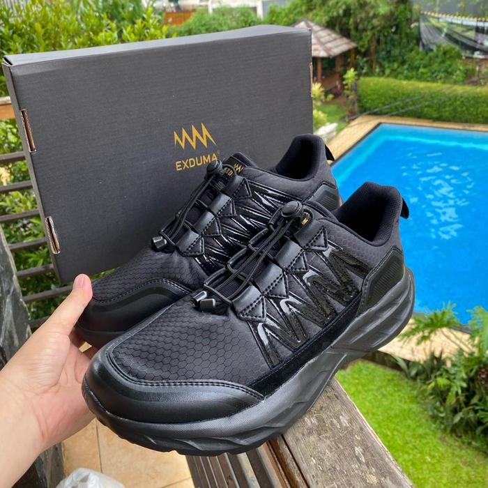 Gambar Sepatu Casual Exduma Super Black Brotherhood Sol Baru Ringan dan Nyaman dengan Ukuran 39-46 - Sneakers Shoes Pria Hitam - TALI BIASA, 39 dari caracal shops undefined Tokopedia