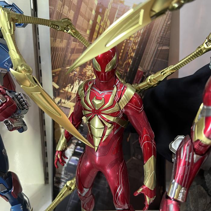 Hot Toys Iron Spider Spiderman Ps4