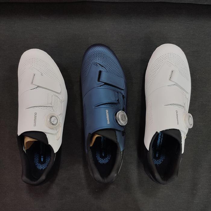 SHIMANO RC5 SH-RC502E SEPATU CLEAT ROADBIKE SHIMANO RC502E Putih, 43 di  Mq Bike Tokopedia