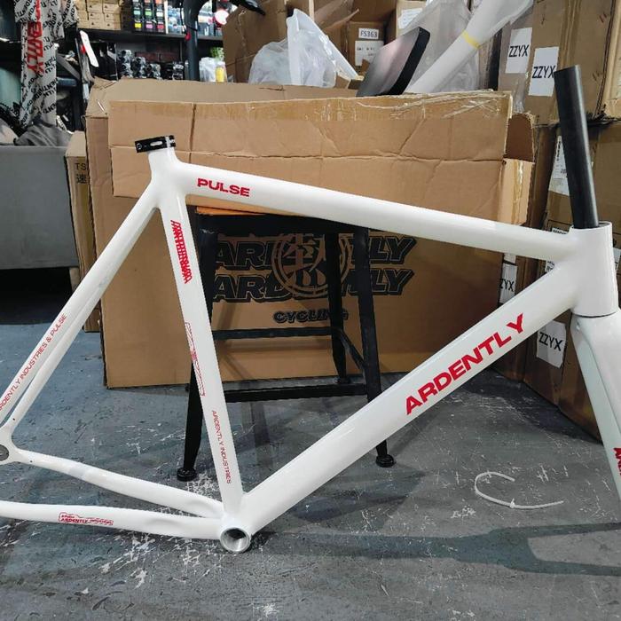 Gambar Frameset Ardently Pulse Fixed Gear bukan Dosnoventa Detroit - Putih dari Civible Bike Bekasi undefined Tokopedia