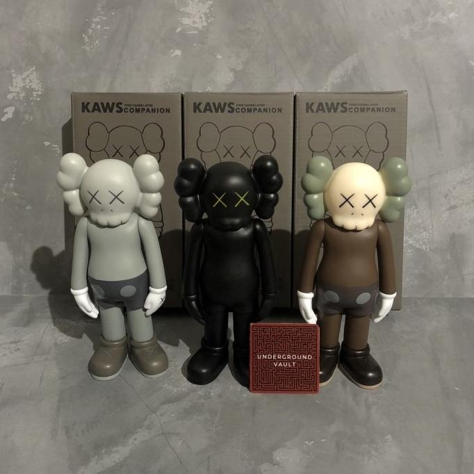Gambar KAWS FIVE YEARS LATER COMPANION VINYL ACTION FIGURE PAJANGAN HYPEBEAST BUNGAFEBI74 - Grey dari bunga febi11 undefined Tokopedia