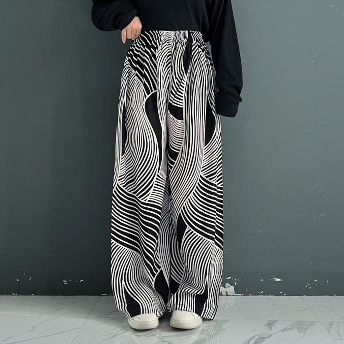 Gambar CELANA HOMMY KALLYOUTFIT PART 2 - yola black dari safitiri undefined Tokopedia