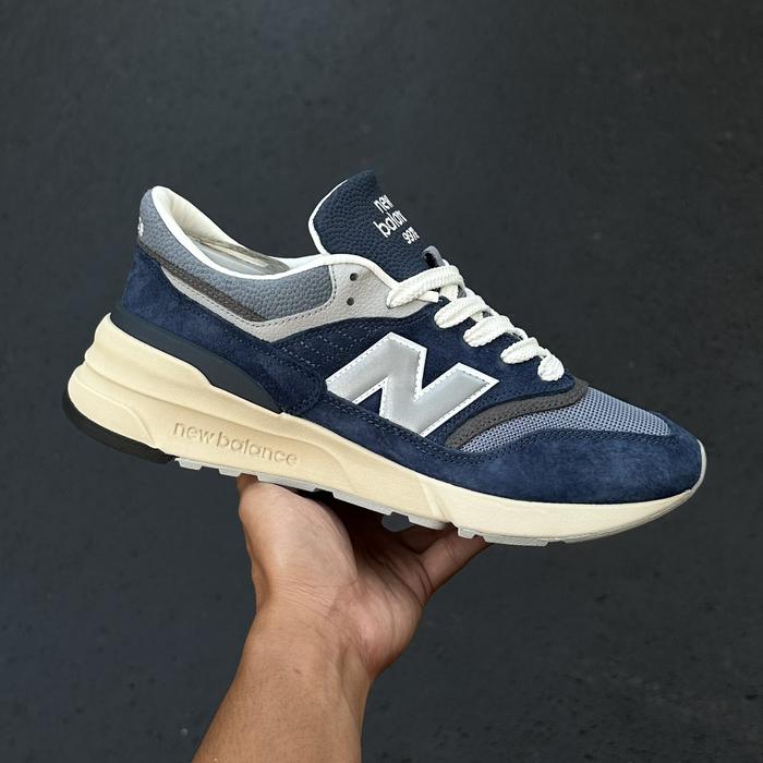 Jual Sepatu sneakers new balance 997R navy 100% legit 38 Kota