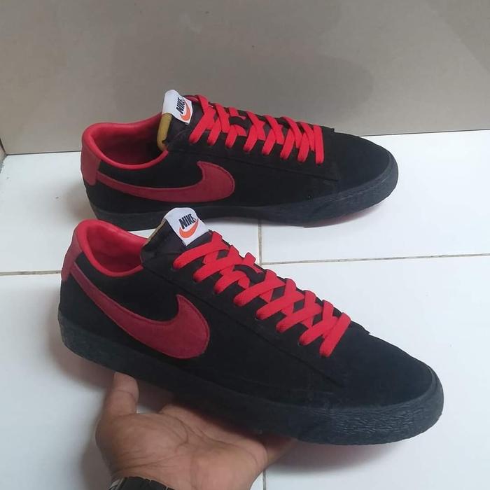 Gambar Sepatu Nike Blazer Low By You Custom Black Red No 45 Like New dari Begundal Shoes undefined Tokopedia