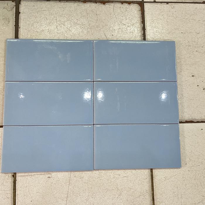 Gambar Keramik dinding 10x20 Merah Maroon dan Biru Kilap / Glossy - Biru Muda dari MAKMUR JAYA KERAMIK_NEW undefined Tokopedia