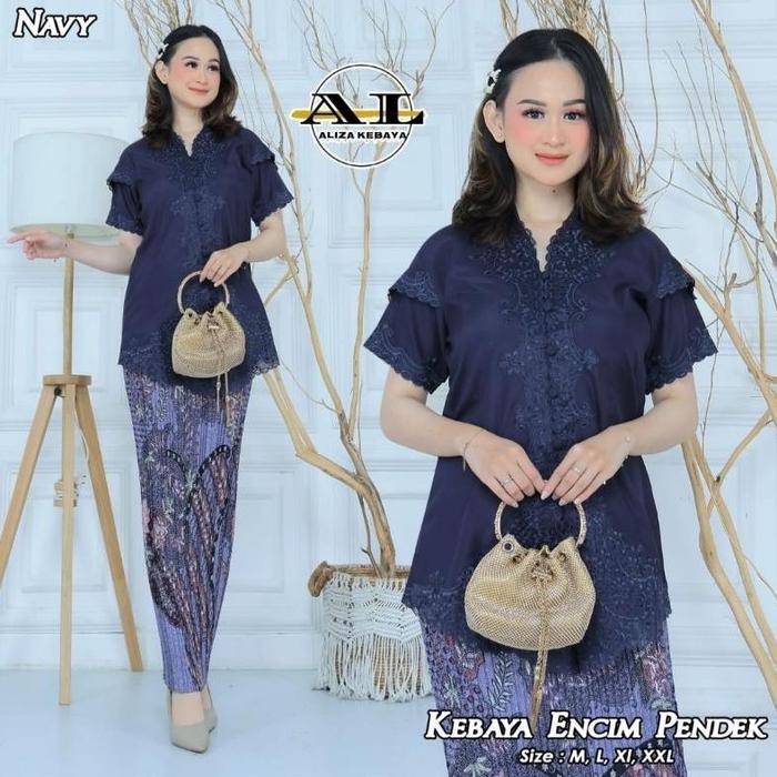 Gambar Set Kebaya Encim Lengan Pendek Kebaya Floy Kebaya Encim Terbaru Kebaya Wisuda Kondangan Pesta Kebaya Kekinian Terlaris - Set navy, M dari SATINAHH undefined Tokopedia