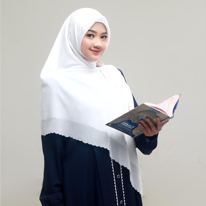Gambar Bani Batuta - Kerudung Segi Empat Dewasa Zahira Aurion XL - 102 Broken Whit dari MOT.Fashionid undefined Tokopedia