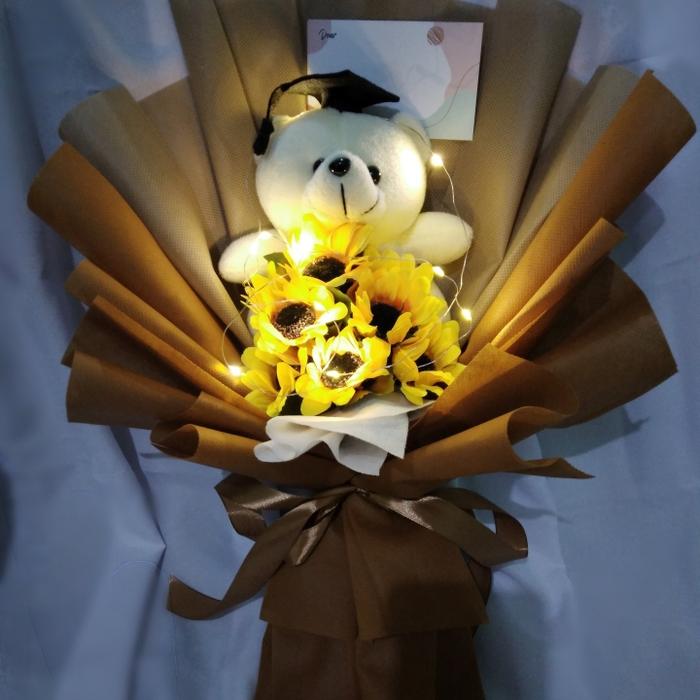 Gambar buket wisuda / buket wisuda boneka / bouquet - sun flower led dari smgift undefined Tokopedia